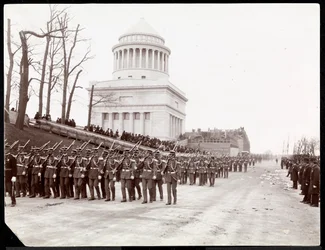 De processie geassocieerd met de inwijding van Grant